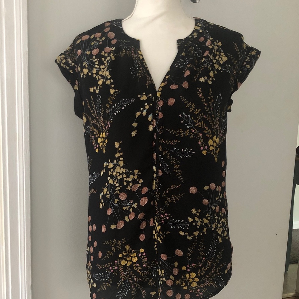 Philosophy Black Floral Cap Sleeve Blouse